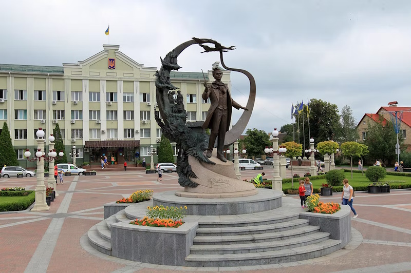 Центральна площа Ірпеня